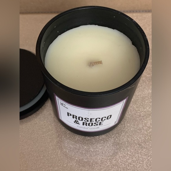 🍒2/$28 or 3/$38🍒 NEW Candle (Prosecco Rose) - Picture 5 of 5